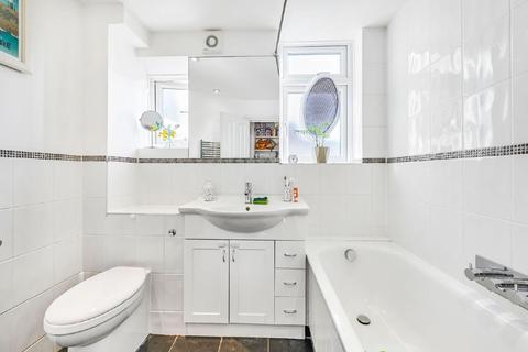 65 Smeaton Road, London, SW18 5JJ