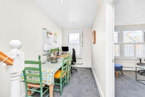 65 Smeaton Road, London, SW18 5JJ