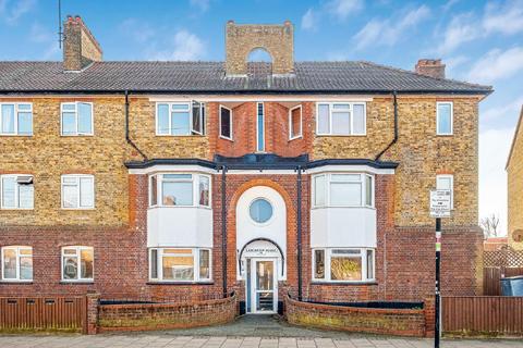 Flat 1, Lancaster House Brathway Road, London, SW18 4BD