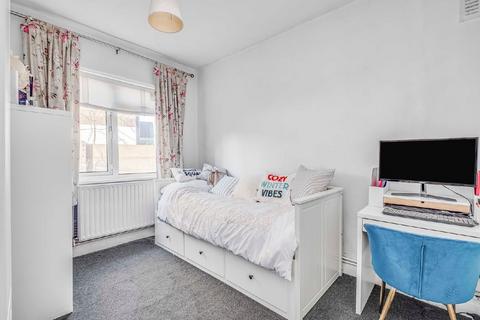 Flat 1, Lancaster House Brathway Road, London, SW18 4BD