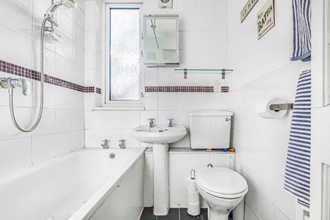 Flat 1, Lancaster House Brathway Road, London, SW18 4BD