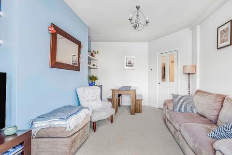 Flat 1, Lancaster House Brathway Road, London, SW18 4BD