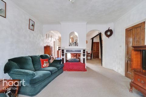 77 Hall Lane, Walton On The Naze, CO14 8HQ