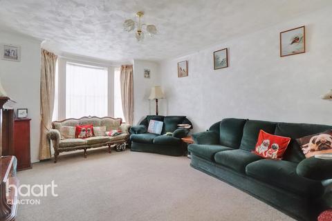 77 Hall Lane, Walton On The Naze, CO14 8HQ