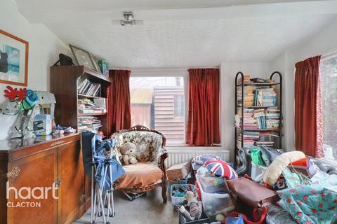 77 Hall Lane, Walton On The Naze, CO14 8HQ