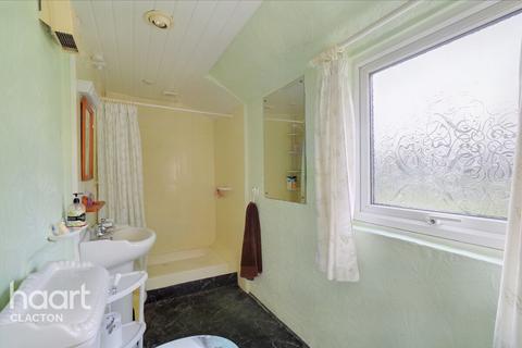 77 Hall Lane, Walton On The Naze, CO14 8HQ