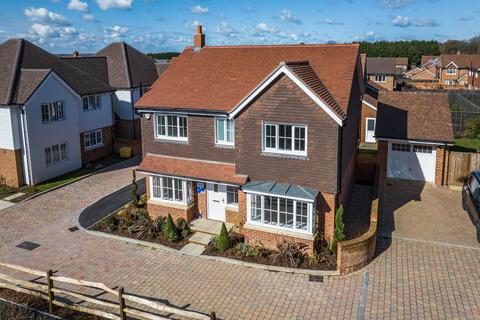 4 bedroom detached house for sale - Plot 6, The Lenham at Westwood Park, Hay Meadow ME17
