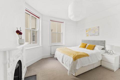 2 bedroom flat for sale, Queens Club Gardens, London, W14