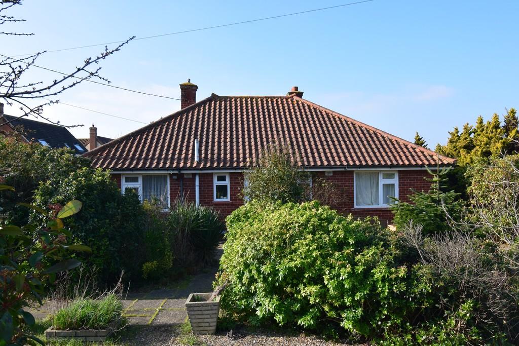 Leiston Road, Aldeburgh 2 bed detached bungalow for sale £385,000