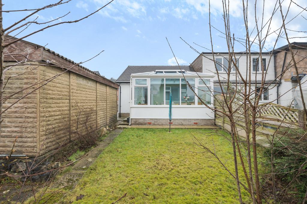 74 Helmside Road, Oxenholme, Kendal, LA9 7HA 2 bed semidetached