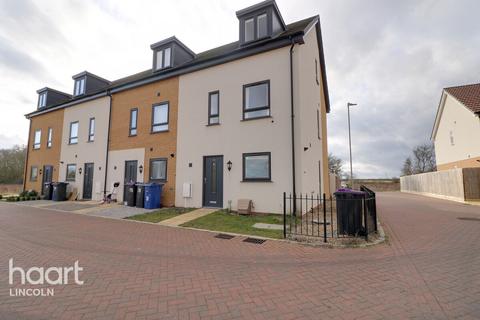 76 Cherry Paddocks, Cherry Willingham, Lincoln, LN3 4GW