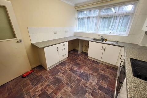 3 bedroom apartment to rent, Wilderton Road, Poole