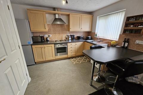 2 bedroom apartment to rent, Victoria Lane, Whitefield, M45 6FF