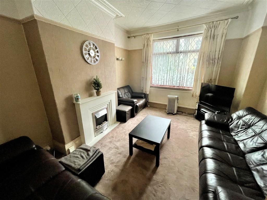 Soothill Lane, Batley 5 bed terraced house for sale £179,995