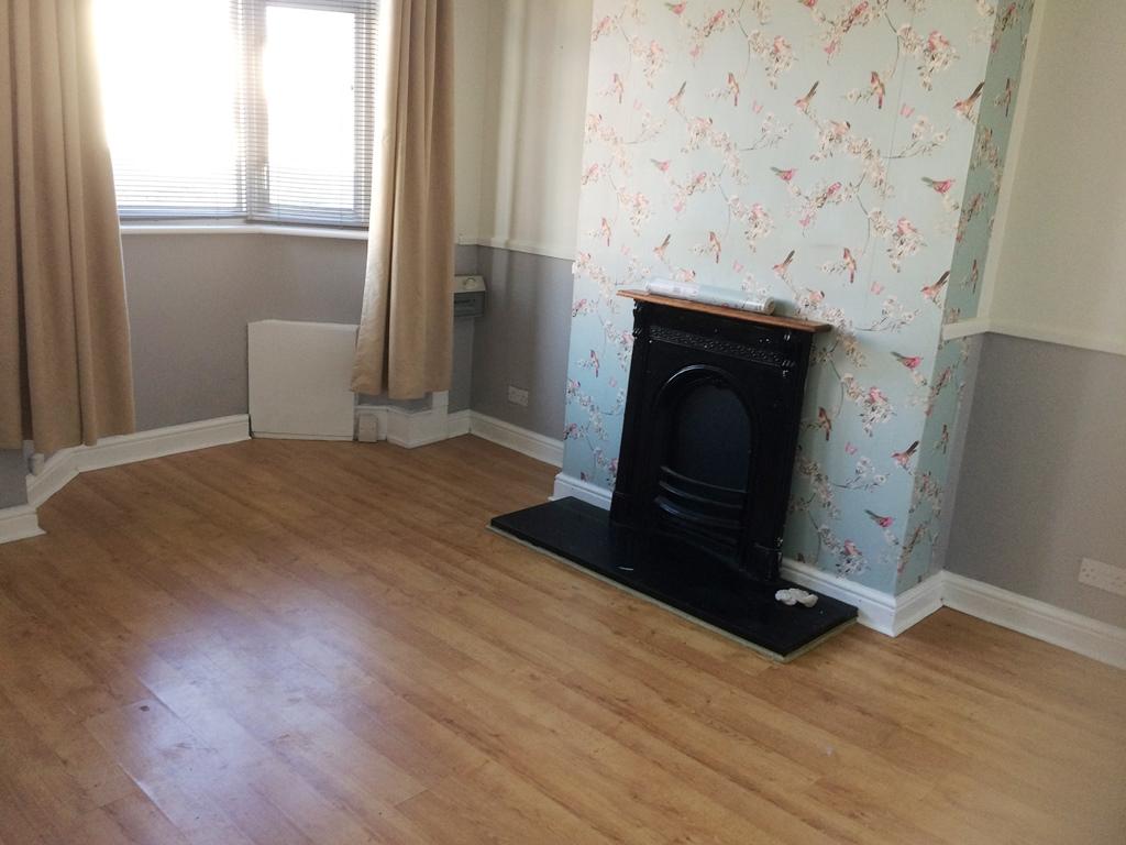 Vicarage Road, Wednesfield WV11 3 bed terraced house £750 pcm (£173 pw)