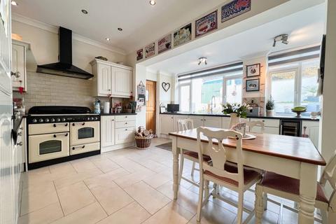 4 bedroom semi-detached bungalow for sale - 21 Main Road, Ogmore, The Vale of Glamorgan CF32 0PD