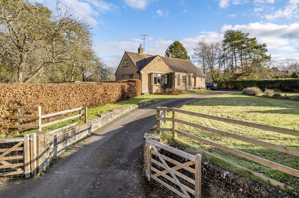 Dowlish Wake, Ilminster, Somerset, TA19 4 bed bungalow for sale £775,000