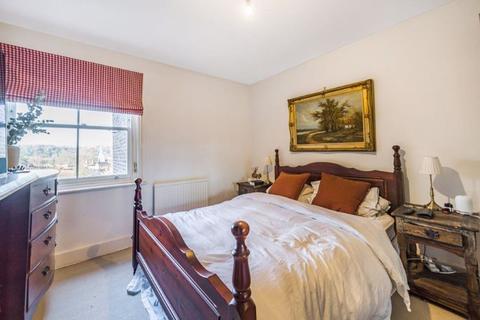 44 Croft Road, Godalming, GU7 1DD