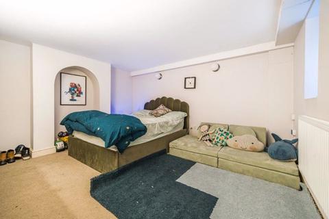 44 Croft Road, Godalming, GU7 1DD