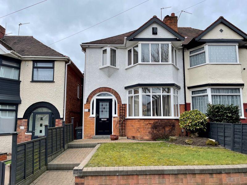Kingstanding Road, Kingstanding, Birmingham, B44 8JR 3 bed semi