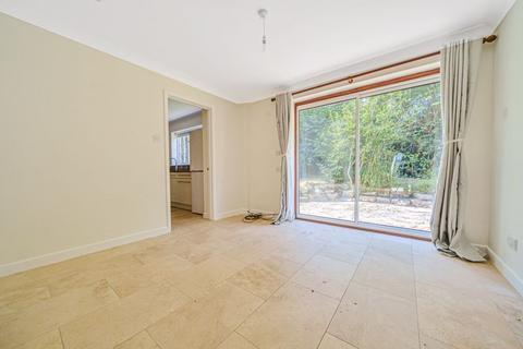 5 bedroom detached house to rent, Bunch Lane, Haslemere