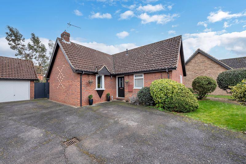 Birkdale Court, Fornham St Martin 2 bed detached bungalow for sale - £ ...