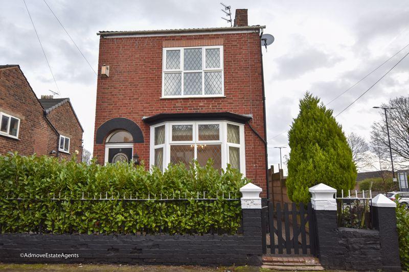 Warrener Street, Sale, M33 2 bed detached house £1,200 pcm (£277 pw)