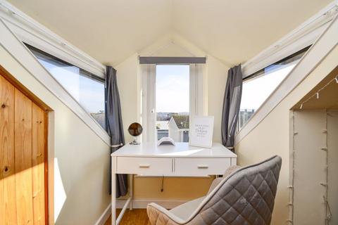2 Alma Road, Brixham, TQ5 8QR