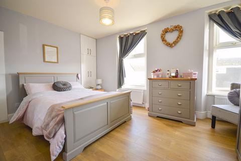 2 Alma Road, Brixham, TQ5 8QR
