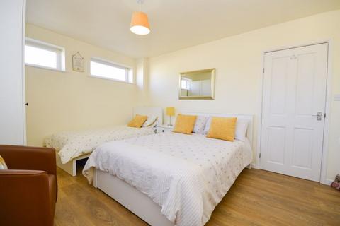 2 Alma Road, Brixham, TQ5 8QR