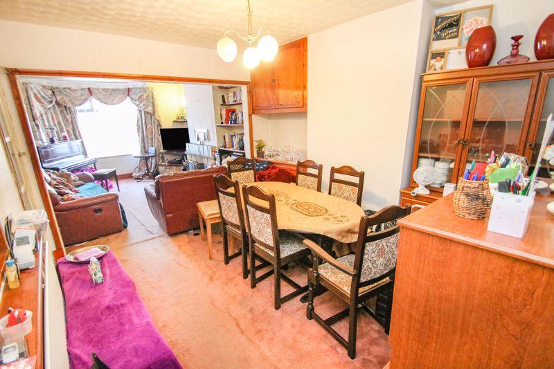 Ennismore Avenue, Greenford 3 bed terraced house £535,000