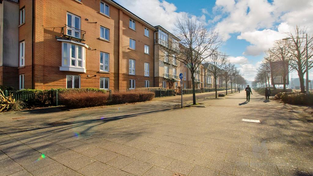 Ffordd Garthorne, Cardiff CF10 2 bed apartment £1,100 pcm (£254 pw)