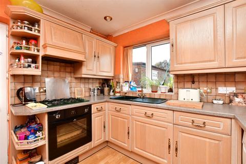 7 Felbridge Close, East Grinstead, RH19 2BN