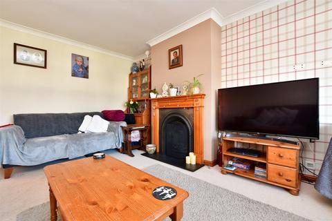 7 Felbridge Close, East Grinstead, RH19 2BN