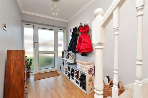 7 Felbridge Close, East Grinstead, RH19 2BN