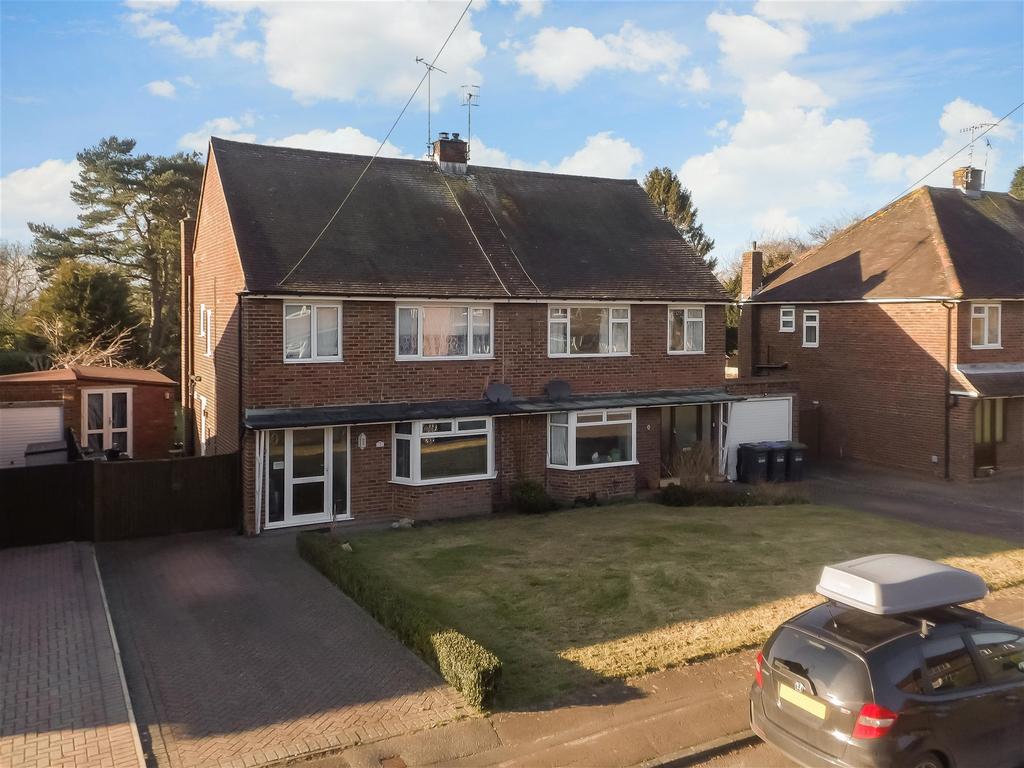 Felbridge Close, East Grinstead, West Sussex 3 bed semidetached house