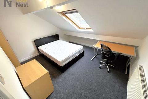 4 bedroom terraced house to rent - Westfield Road, Leeds, Hyde Park, LS3 1DF