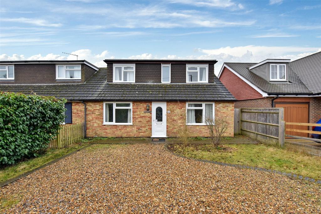 Hill Farm Road, Marlow... 3 bed bungalow £2,000 pcm (£462 pw)