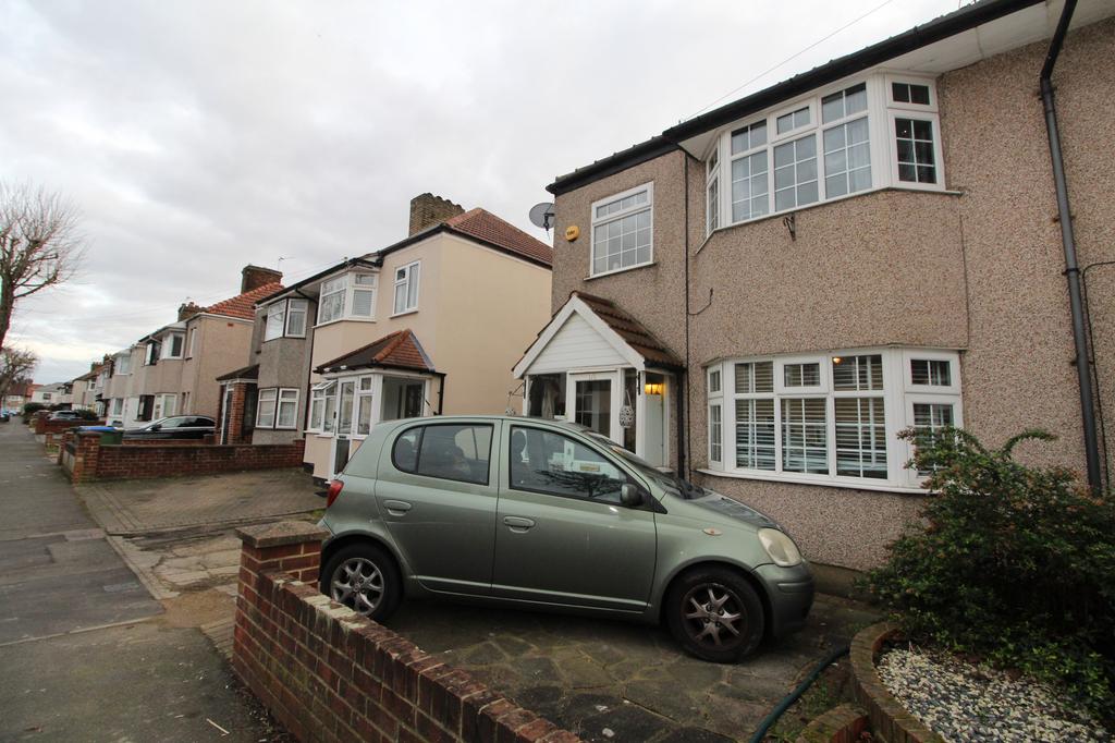 Elsa Road, Welling, DA16 3 bed semidetached house £2,150 pcm (£496 pw)