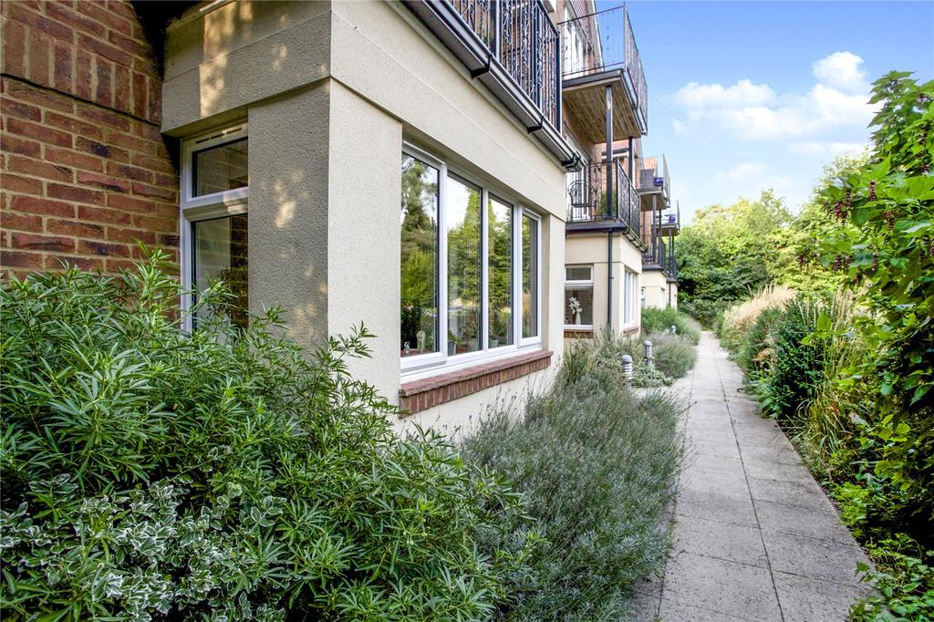 Pinewood, 115 Epsom Road, Guildford, Surrey, GU1 2 bed apartment £