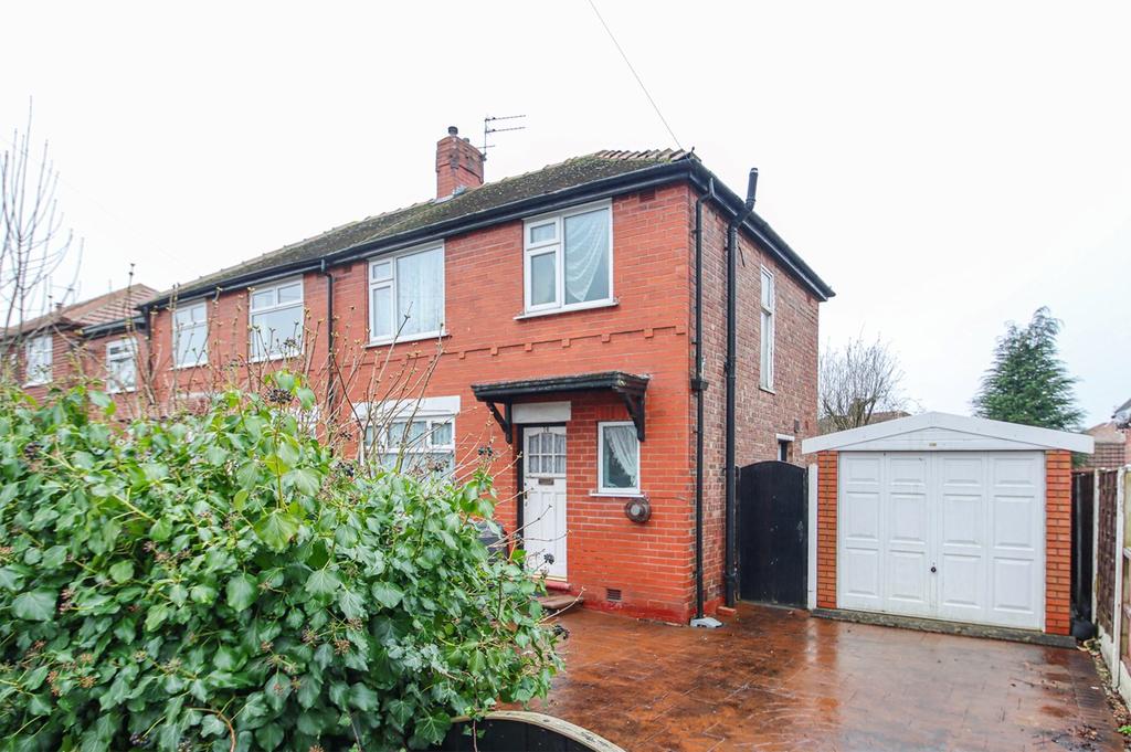 Southgate, Urmston, Manchester, M41 3 bed semidetached house £300,000
