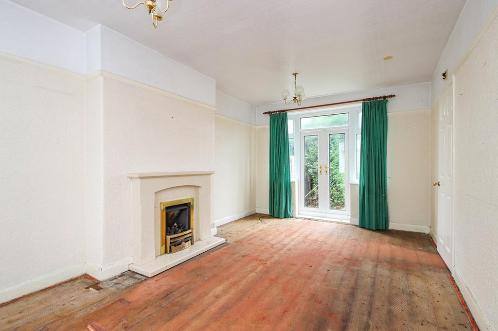 Southgate, Urmston, Manchester, M41 3 bed semidetached house £300,000