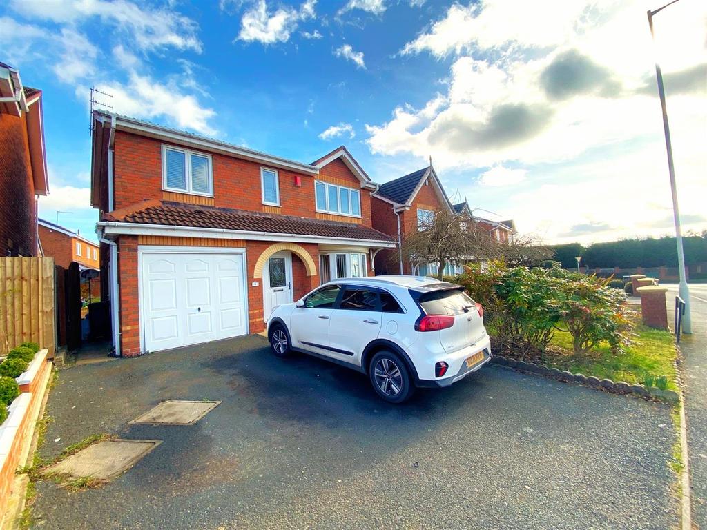 Charlecote Drive, Dudley 4 bed house £1,400 pcm (£323 pw)