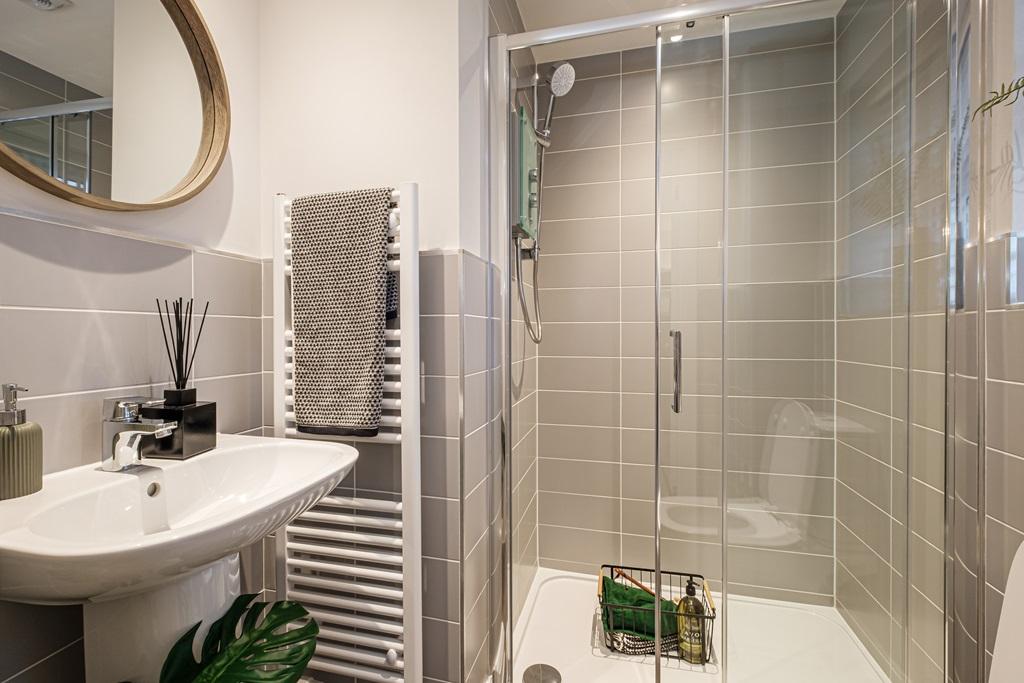 Hadley grey en suite shower