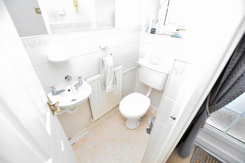 2 Bonville Gardens, Wolverhampton, WV10 8UE