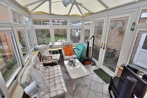 2 Bonville Gardens, Wolverhampton, WV10 8UE