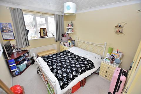 2 Bonville Gardens, Wolverhampton, WV10 8UE
