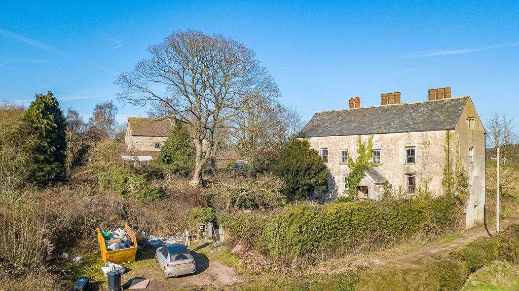 Allaston Road, Lydney, Gloucestershire. GL15 4EX 4 bed detached house