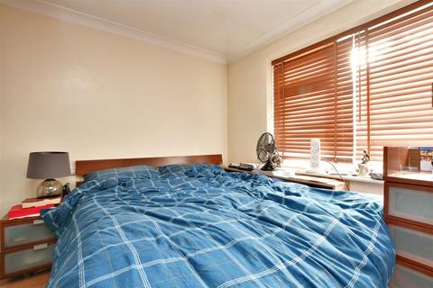 8a Oak Way, Croydon, CR0 7ST