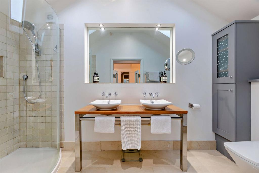 En-Suite To Bed 1